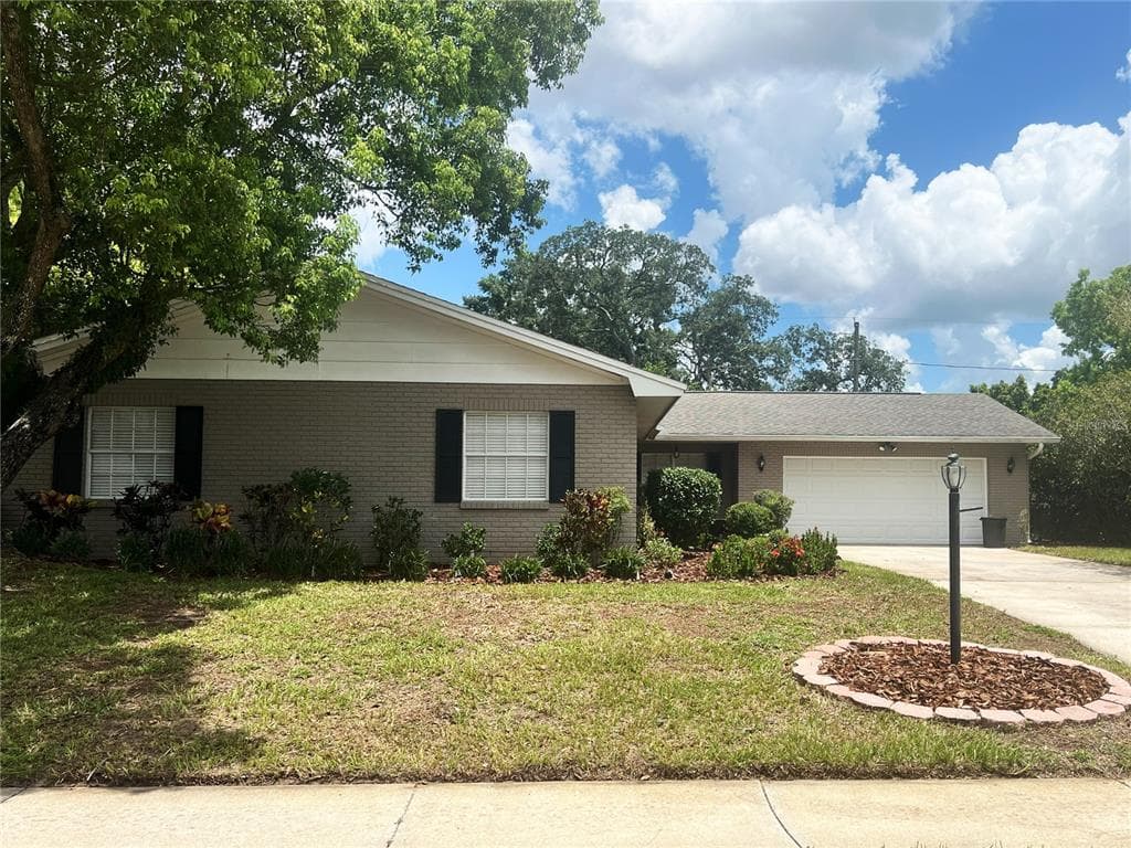 524 JULIE LANE BRANDON, FL 33511
