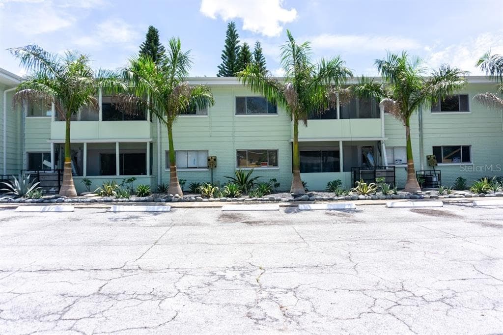 1329 DREW STREET UNIT 6 CLEARWATER, FL 33755