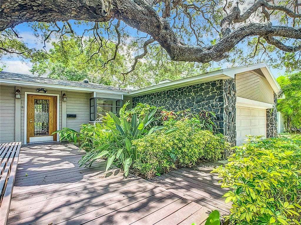504 POINSETTIA ROAD BELLEAIR, FL 33756