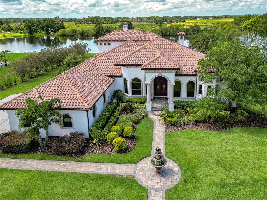 329 HAWK TALON DRIVE LITHIA, FL 33547