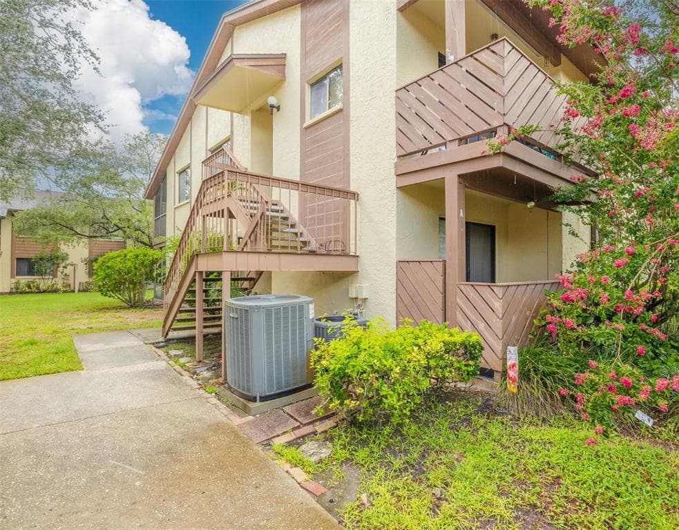 2364 FLANDERS WAY UNIT A SAFETY HARBOR, FL 34695