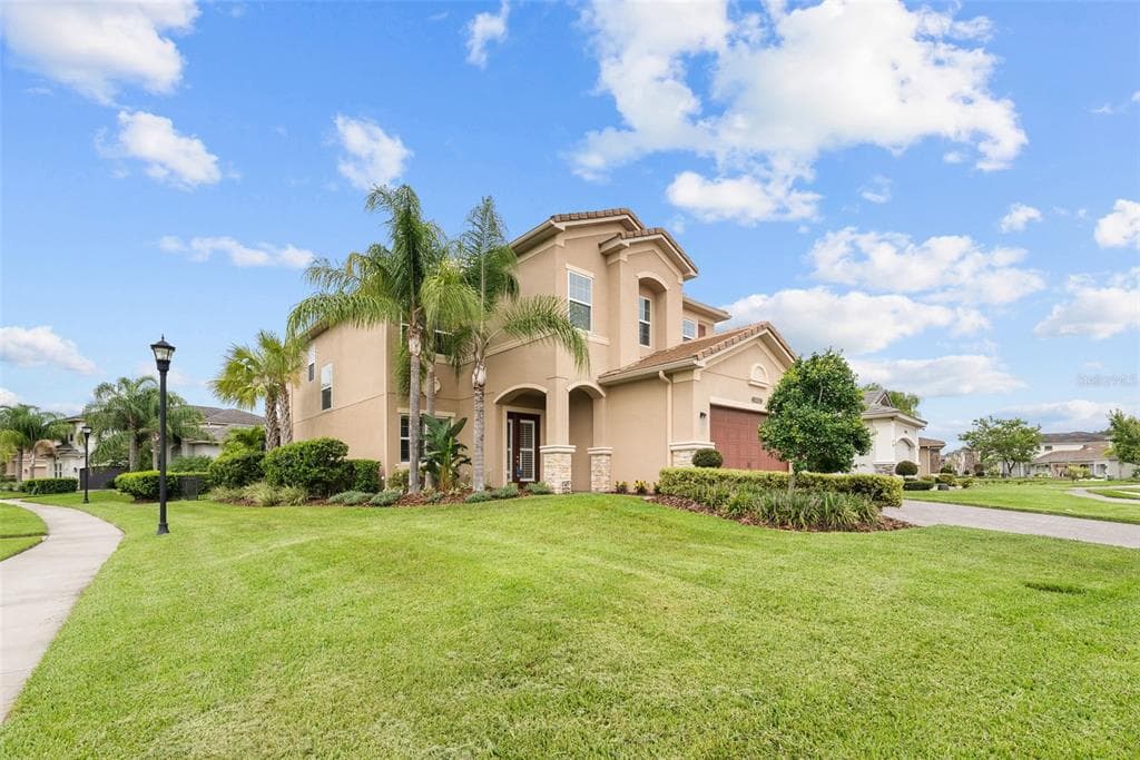 30723 LINDENTREE DRIVE WESLEY CHAPEL, FL 33543