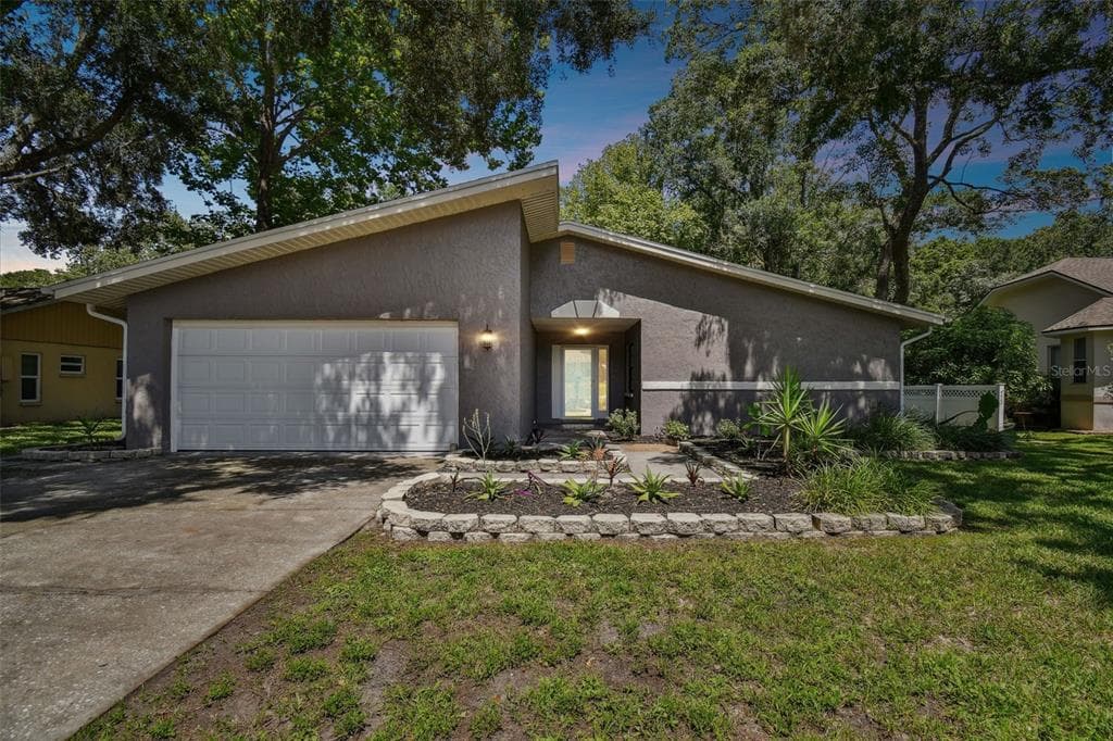 4616 PARKWAY BOULEVARD LAND O LAKES, FL 34639