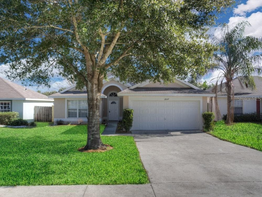 2037 FISH EAGLE STREET CLERMONT, FL 34714