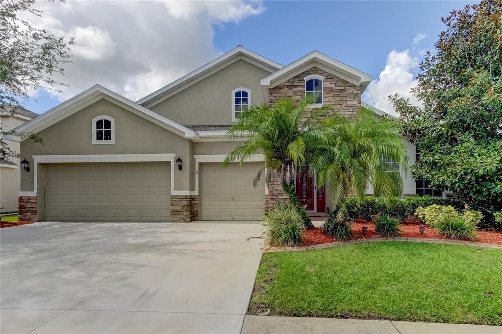 31524 BEARDED OAK DRIVE WESLEY CHAPEL, FL 33543