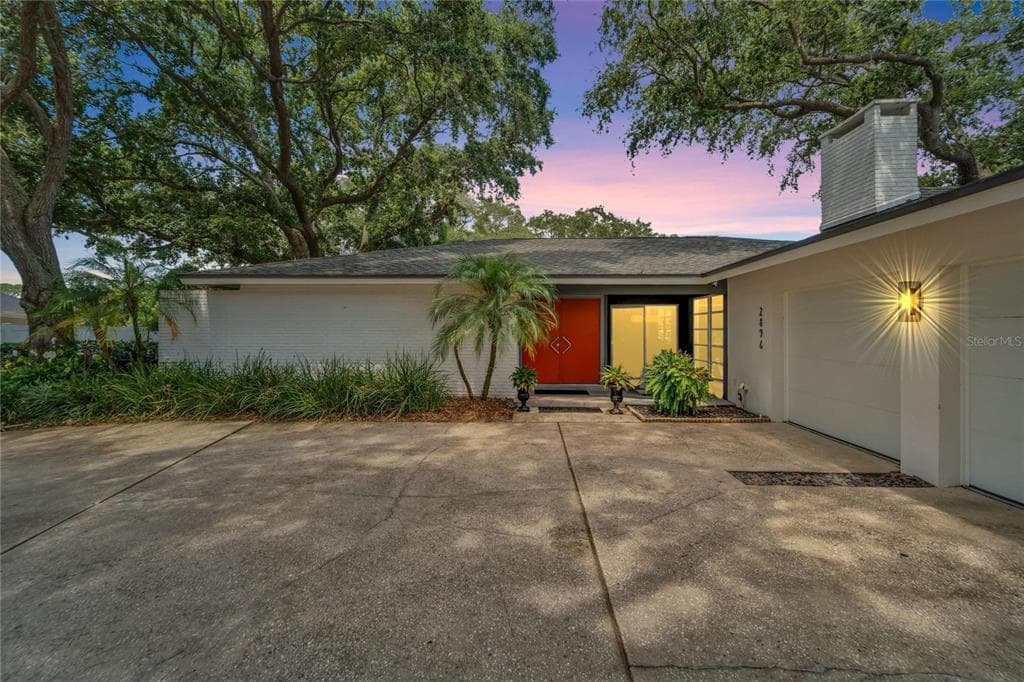 2896 SEA PINES CIRCLE W CLEARWATER, FL 33761