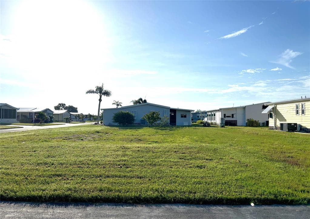 602 LA JOLLA CIRCLE NORTH PORT, FL 34287