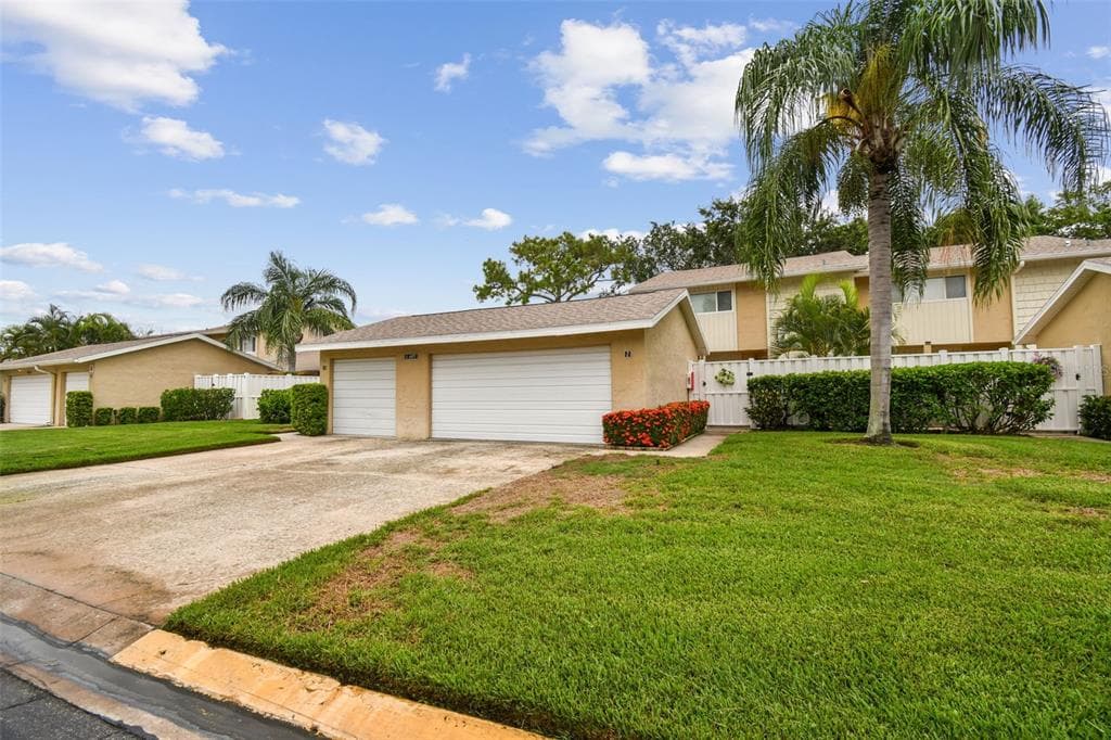 6497 CAPE HATTERAS WAY NE UNIT 2 ST PETERSBURG, FL 33702