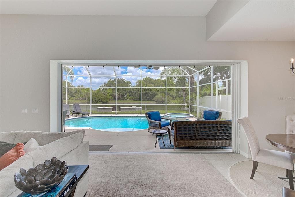 9061 PINEBREEZE DRIVE RIVERVIEW, FL 33578