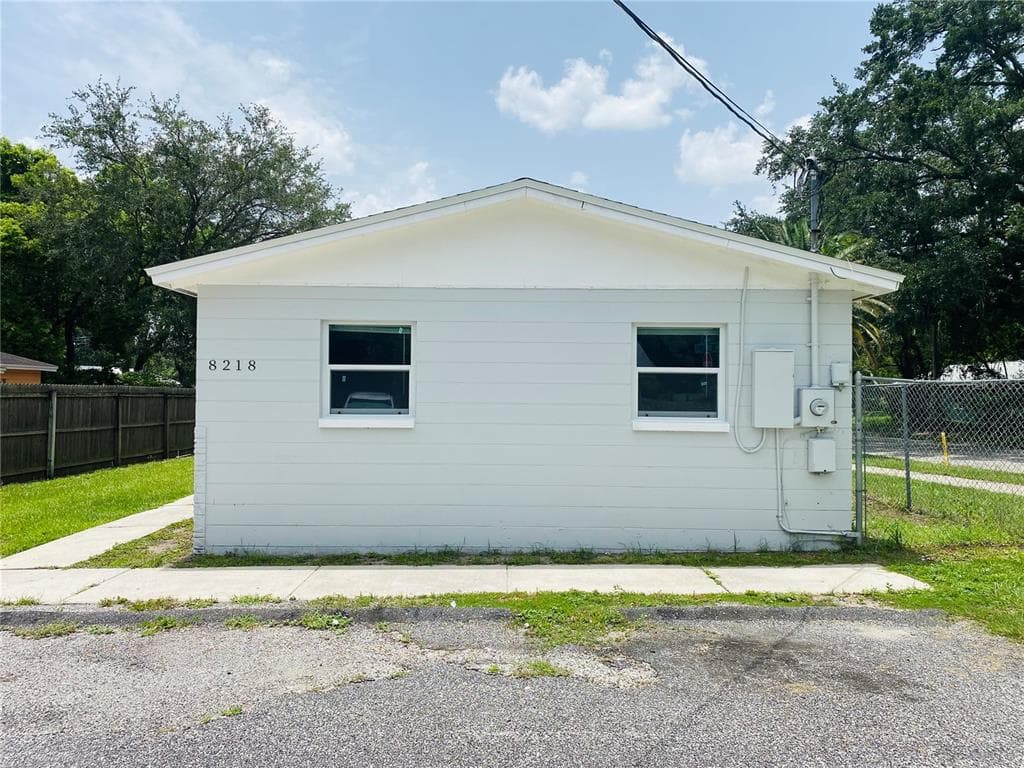 8218 N 11TH STREET TAMPA, FL 33604