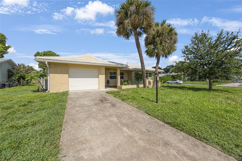 2586 BLACKWOOD CIRCLE CLEARWATER, FL 33763