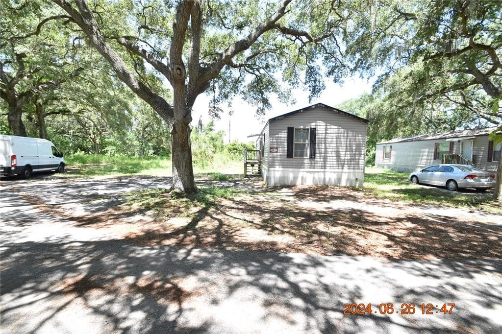 7515 SYMMES ROAD UNIT 13 GIBSONTON, FL 33534
