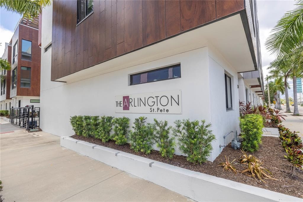 154 8TH STREET N ST PETERSBURG, FL 33701