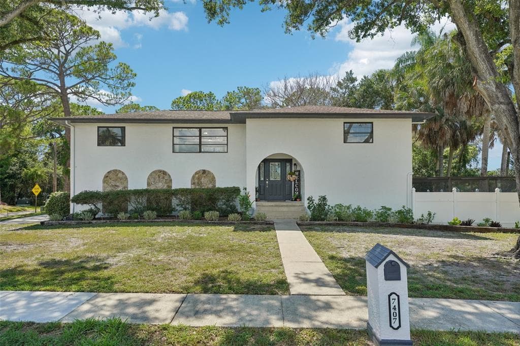 7407 ASTOR DRIVE NEW PORT RICHEY, FL 34652