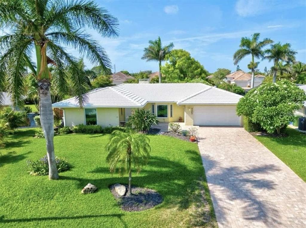 7207 13TH AVENUE DRIVE W BRADENTON, FL 34209