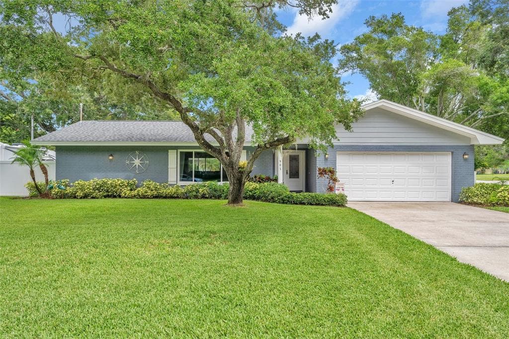 901 MONTEREY AVENUE CLEARWATER, FL 33759