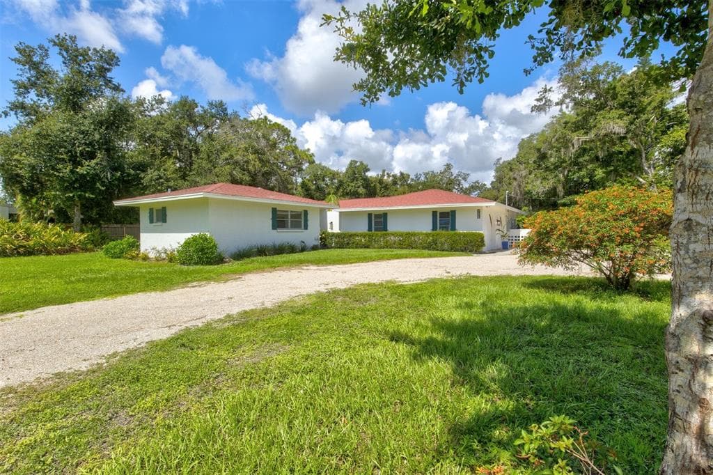 4608 LONGLEAF LANE SARASOTA, FL 34241