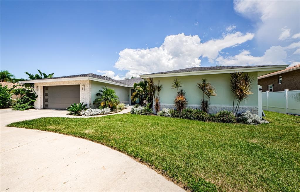 683 ISLAND WAY CLEARWATER, FL 33767