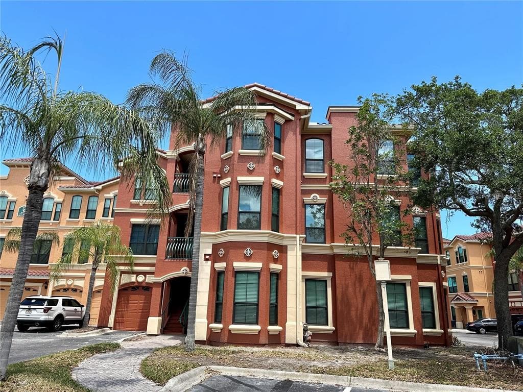 2730 VIA TIVOLI UNIT 320B CLEARWATER, FL 33764