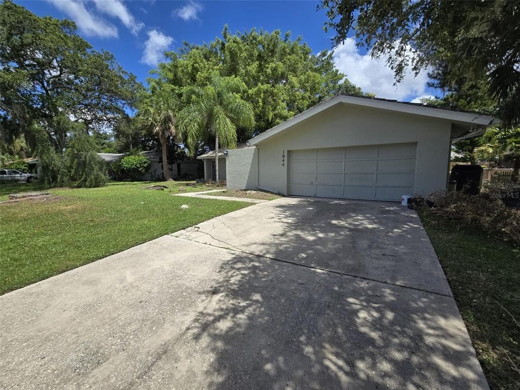 1844 RIVIERA CIRCLE SARASOTA, FL 34232