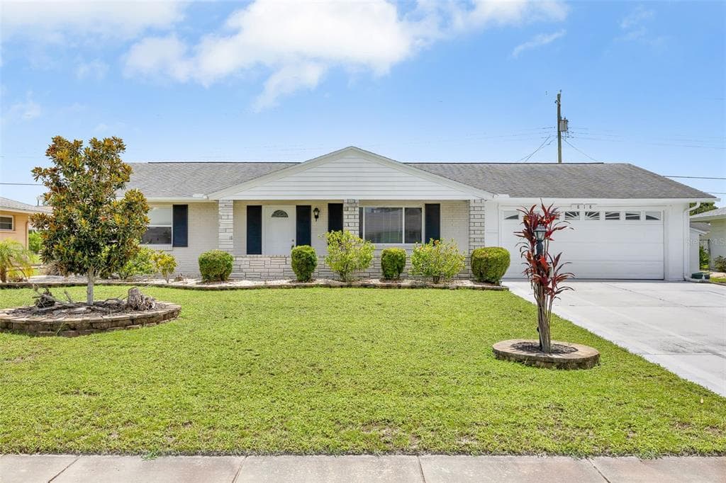 818 FOX HILLS DRIVE SUN CITY CENTER, FL 33573