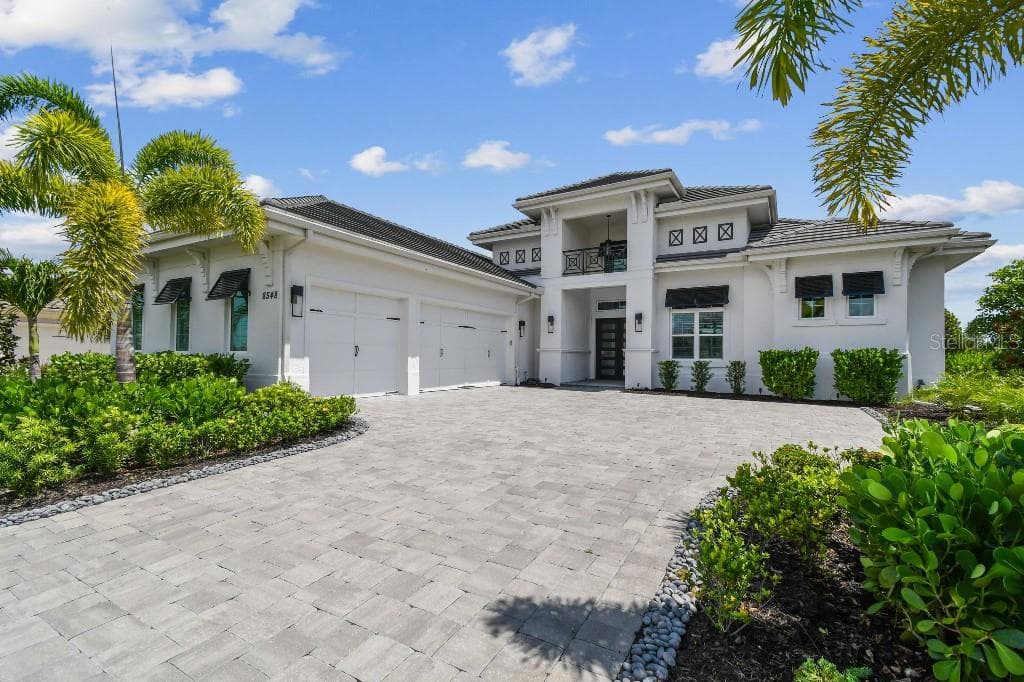 8548 PAVIA WAY BRADENTON, FL 34202