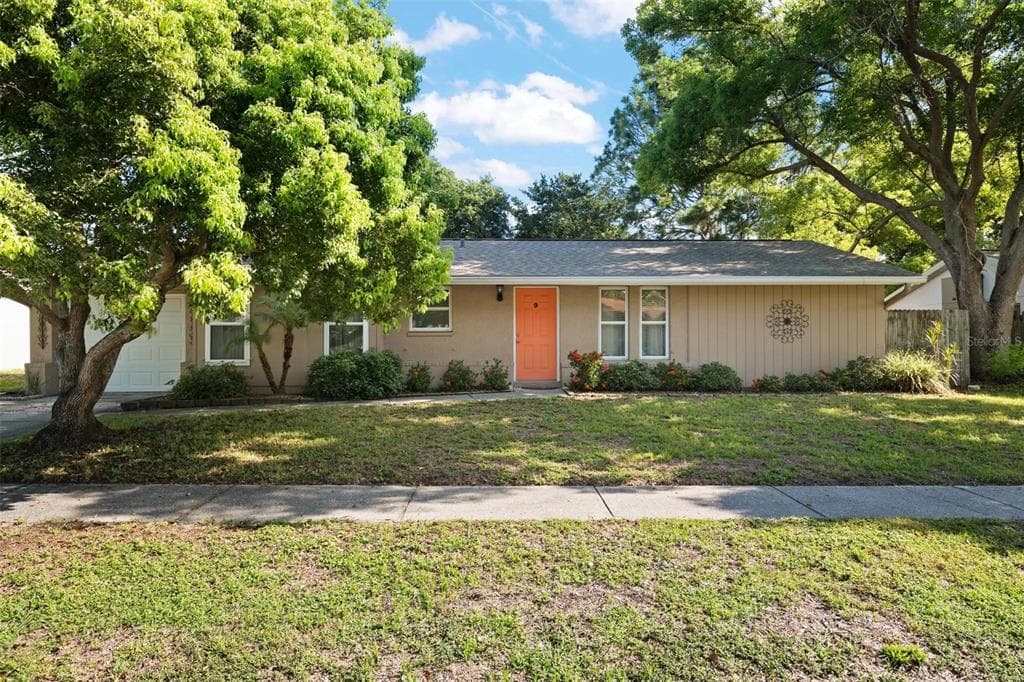 9 VALENCIA CIRCLE SAFETY HARBOR, FL 34695