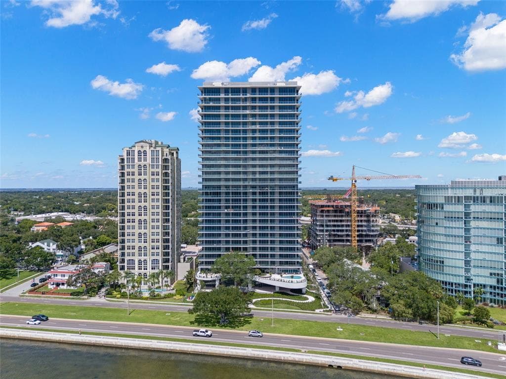 2912 W SANTIAGO STREET UNIT 404 TAMPA, FL 33629