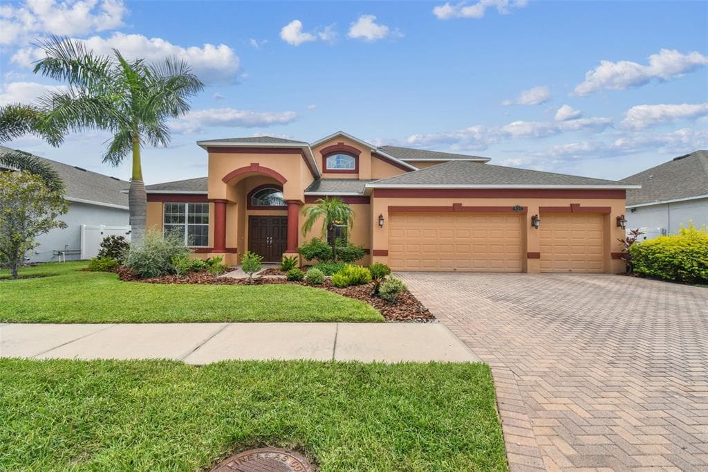9100 SUGAR LOAF WAY SEMINOLE, FL 33776
