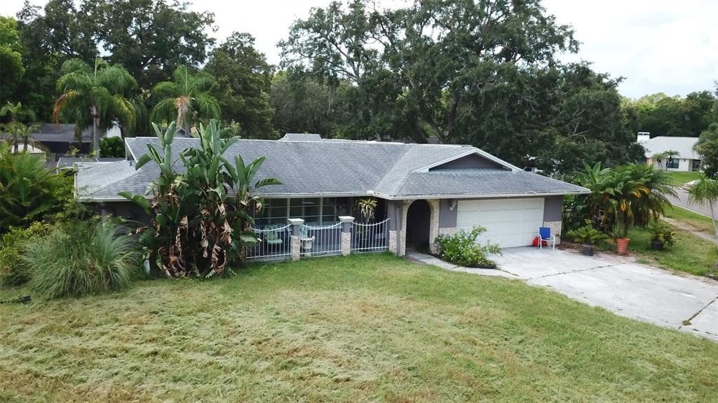 13721 WESTSHIRE DRIVE TAMPA, FL 33618