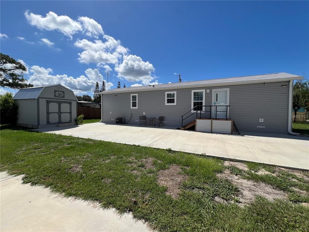 804 ELKAN DRIVE TARPON SPRINGS, FL 34689