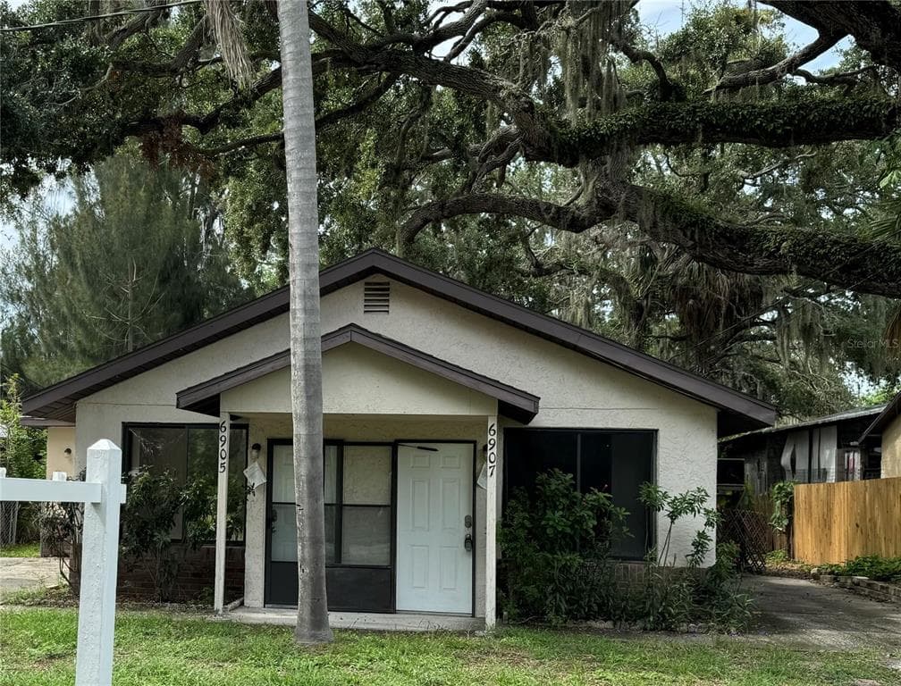 6905 / 6907 HUDSON AVENUE HUDSON, FL 34667