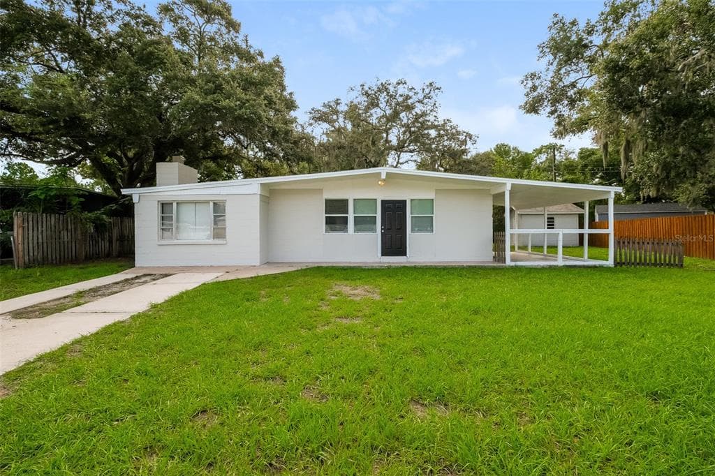 1104 DOGWOOD AVENUE TAMPA, FL 33613