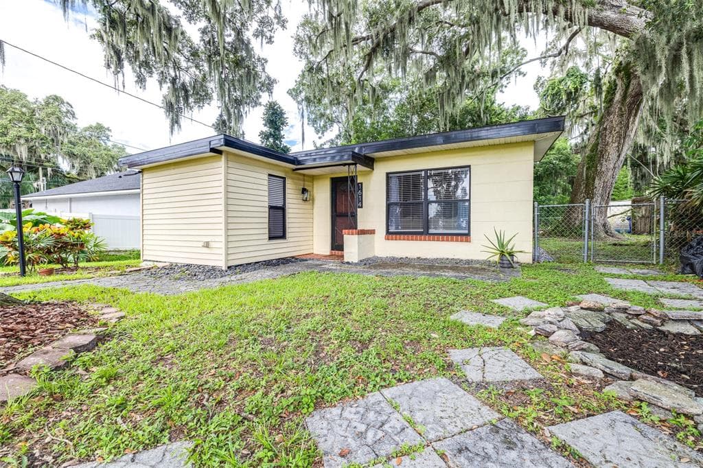 1614 SAINT JAMES AVENUE LAKELAND, FL 33805