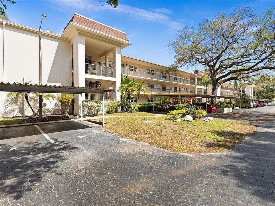 840 VIRGINIA STREET UNIT 201 DUNEDIN, FL 34698