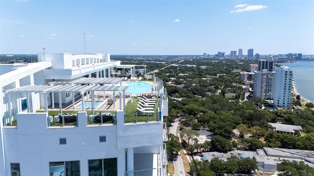 2910 W BARCELONA STREET UNIT 401 TAMPA, FL 33629