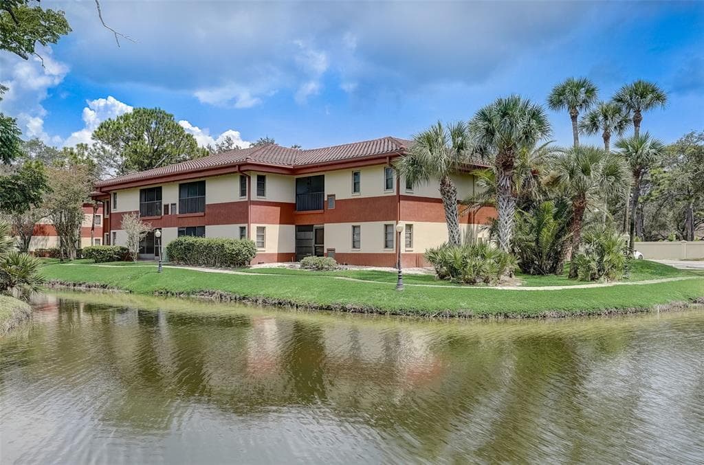 2650 COUNTRYSIDE BOULEVARD UNIT E205 CLEARWATER, FL 33761