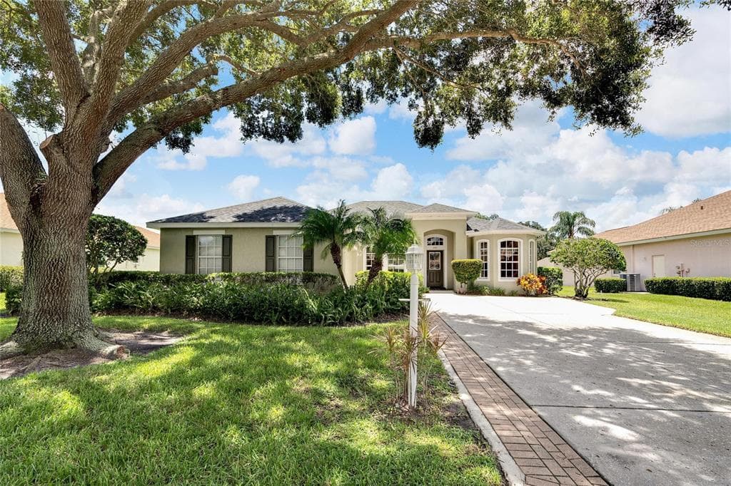 2913 FOREST HAMMOCK DRIVE PLANT CITY, FL 33566