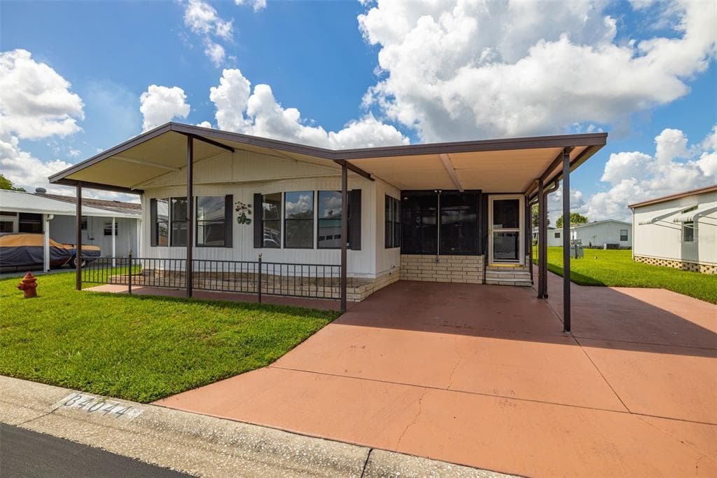 34044 DOVEWOOD DRIVE WESLEY CHAPEL, FL 33543