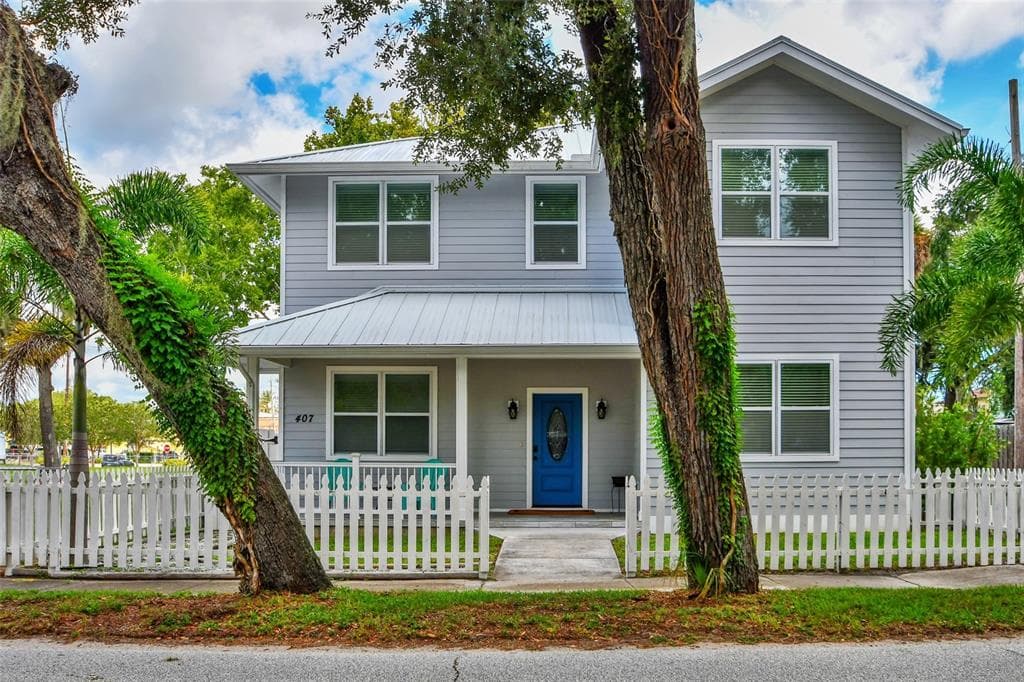 407 DOUGLAS STREET NEW SMYRNA BEACH, FL 32168