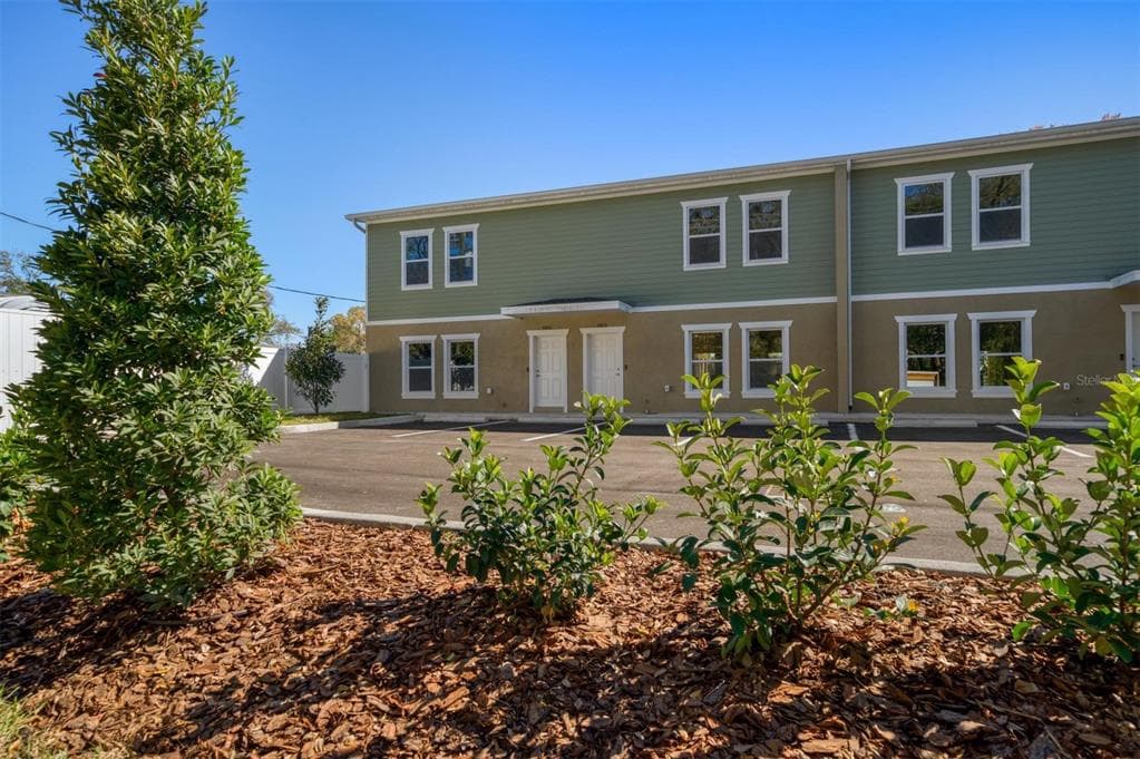 8407 DAVES HOMES PLACE TAMPA, FL 33614