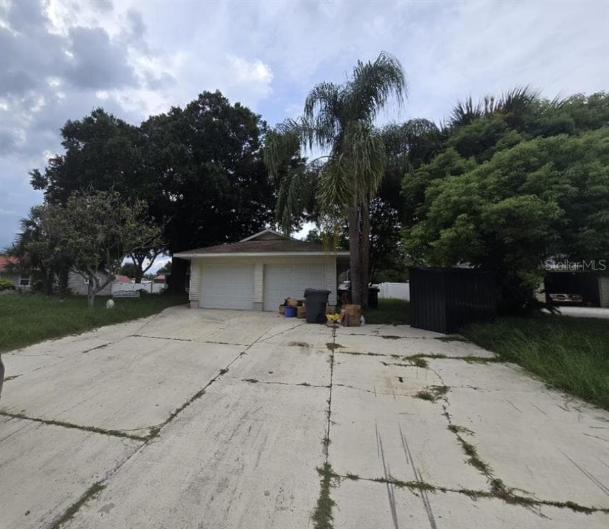 2050 BROKEN ARROW TRAIL N LAKELAND, FL 33813