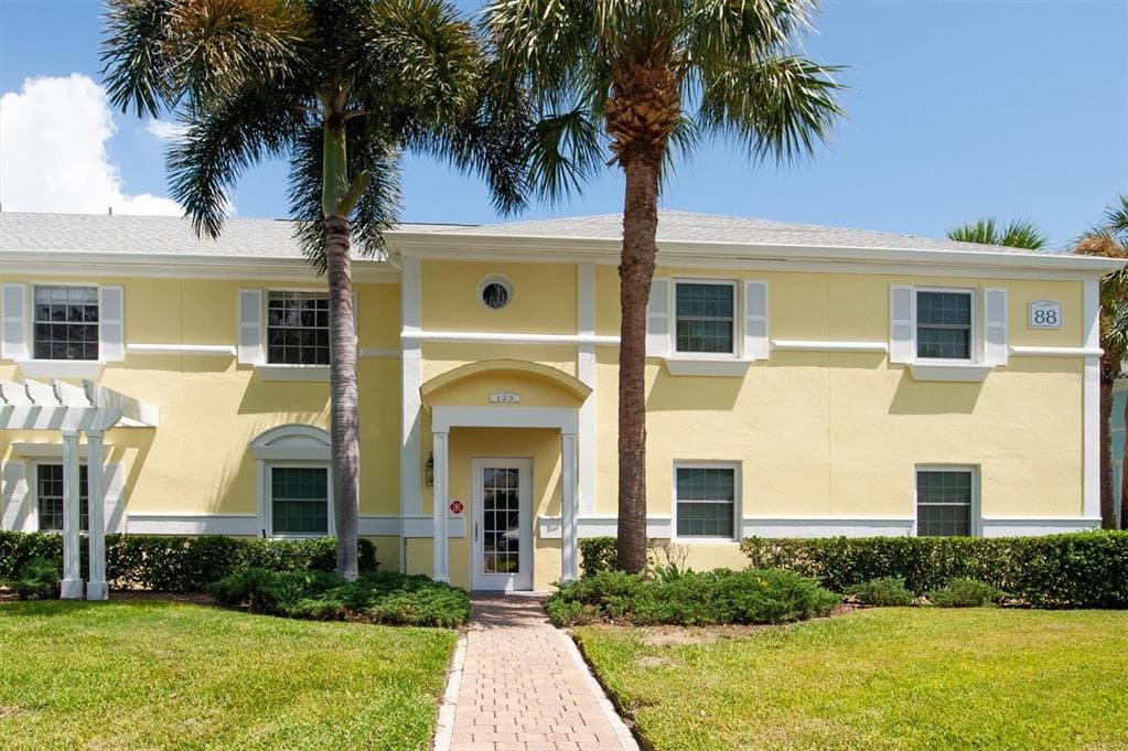 123 SEAHORSE DRIVE SE UNIT C ST PETERSBURG, FL 33705