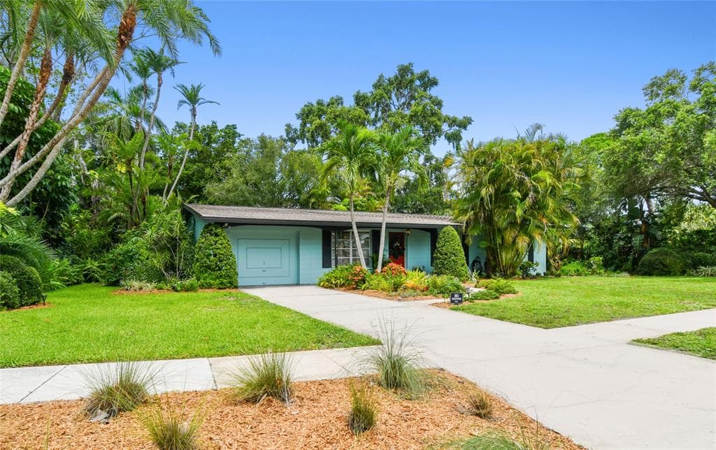 606 CASABELLA DRIVE BRADENTON, FL 34209