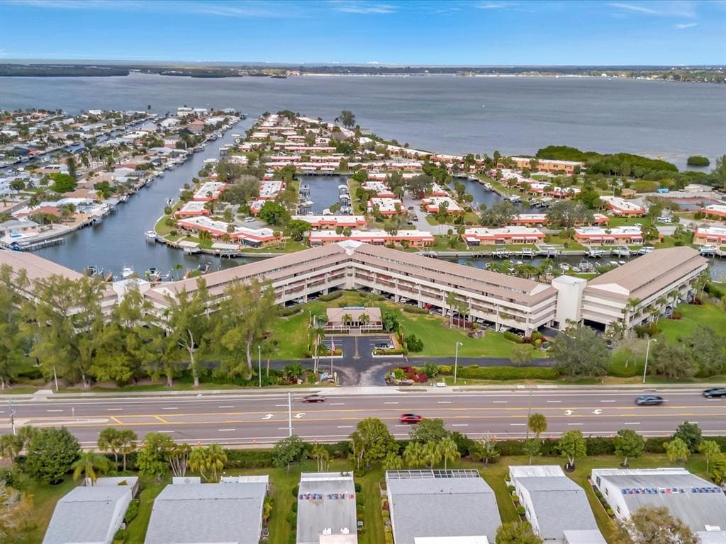 9604 CORTEZ ROAD W UNIT 316 BRADENTON, FL 34210