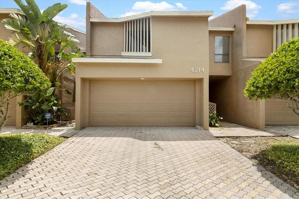 4214 MILL VALLEY COURT UNIT 4214 TAMPA, FL 33618