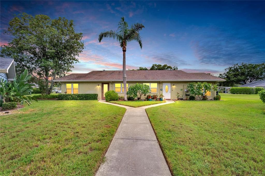 1904 CANTERBURY LANE UNIT 15 SUN CITY CENTER, FL 33573