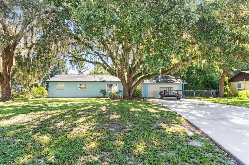 12210 FLORAL LANE THONOTOSASSA, FL 33592