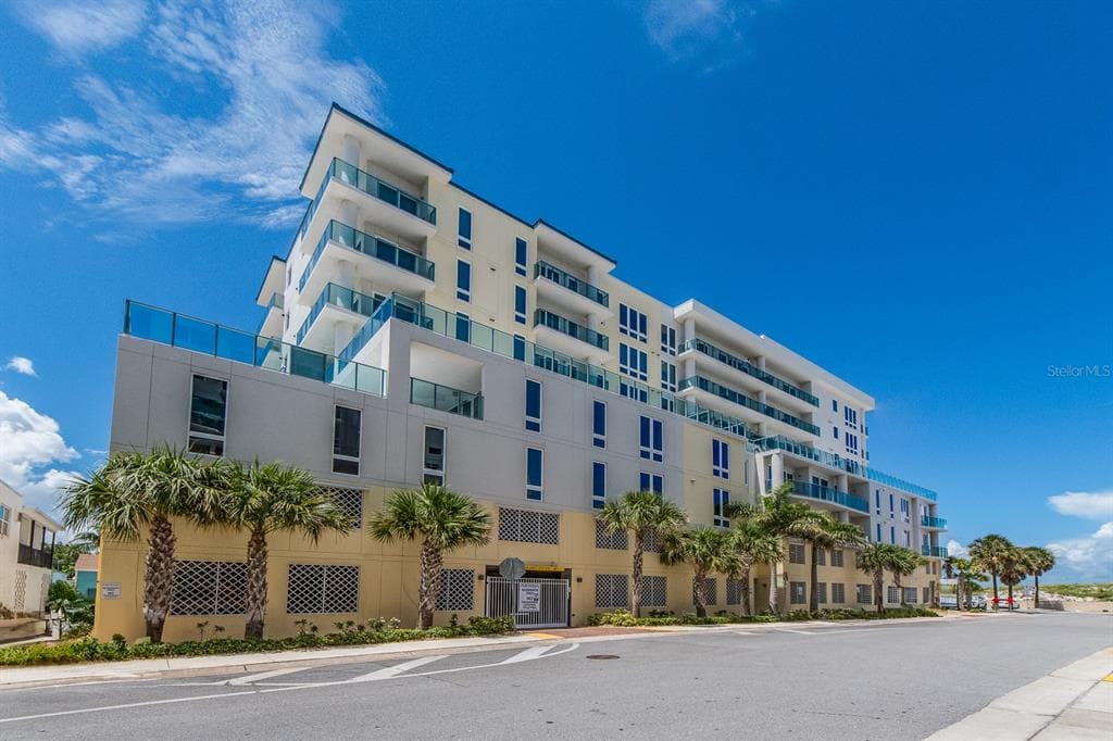 15 AVALON STREET UNIT 504 CLEARWATER BEACH, FL 33767