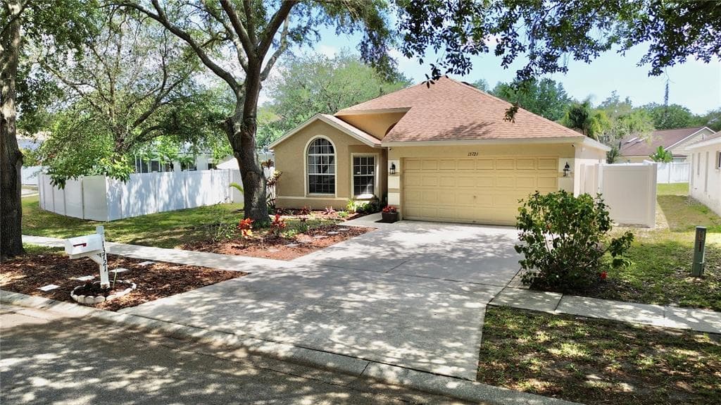 13721 STAGHORN ROAD TAMPA, FL 33626